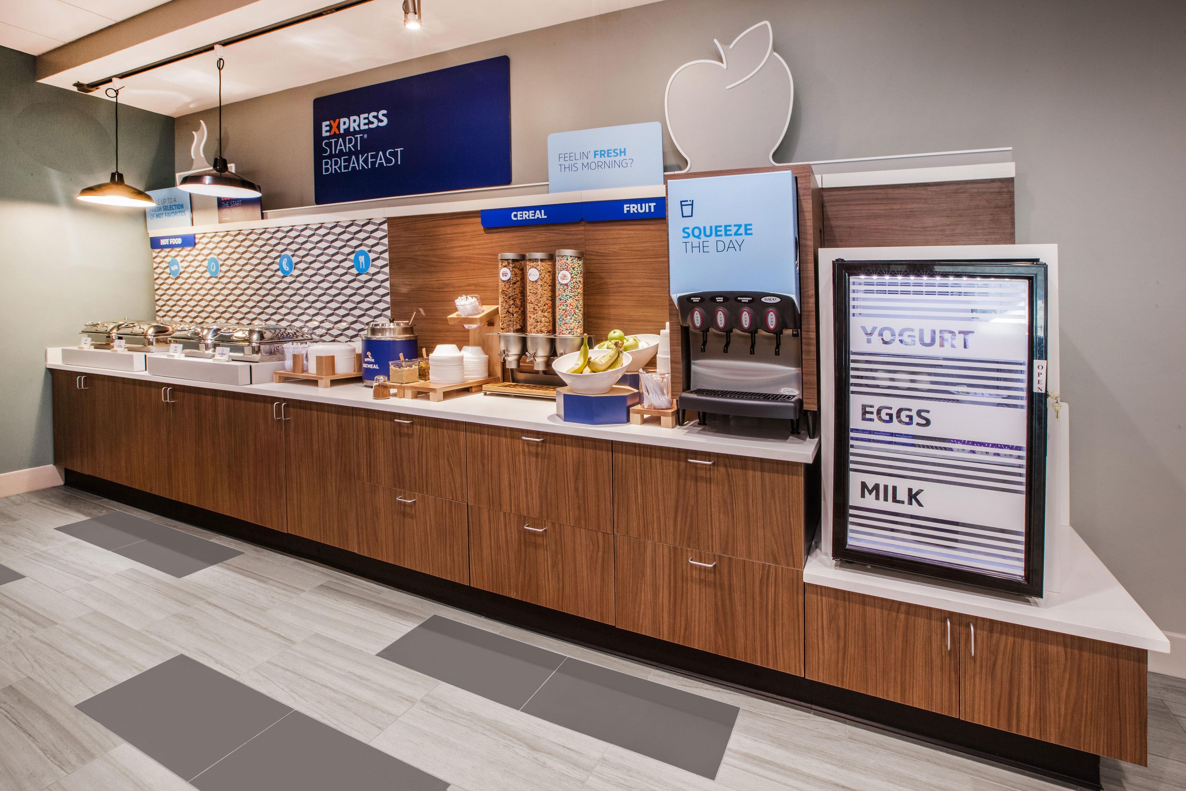 Holiday Inn Express Hays By Ihg Exterior foto