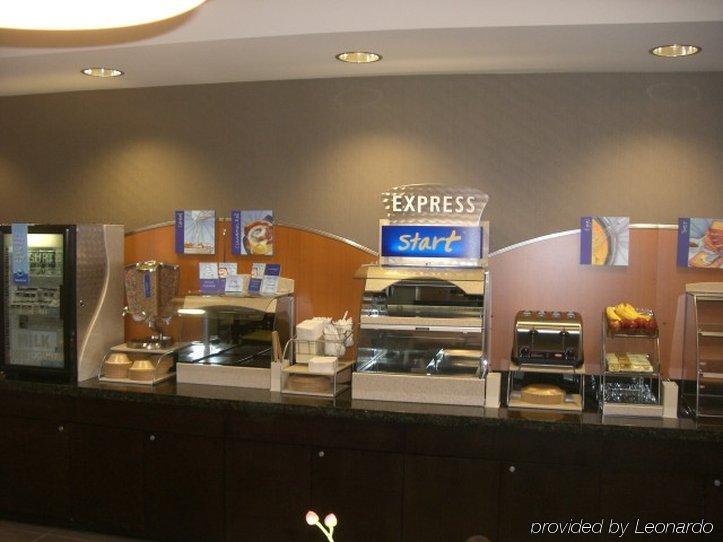 Holiday Inn Express Hays By Ihg Restaurante foto